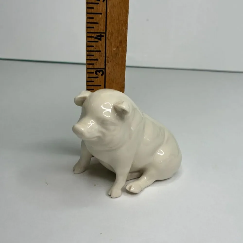 Vintage Belleek Pottery Porcelain Pig Figurine: 2